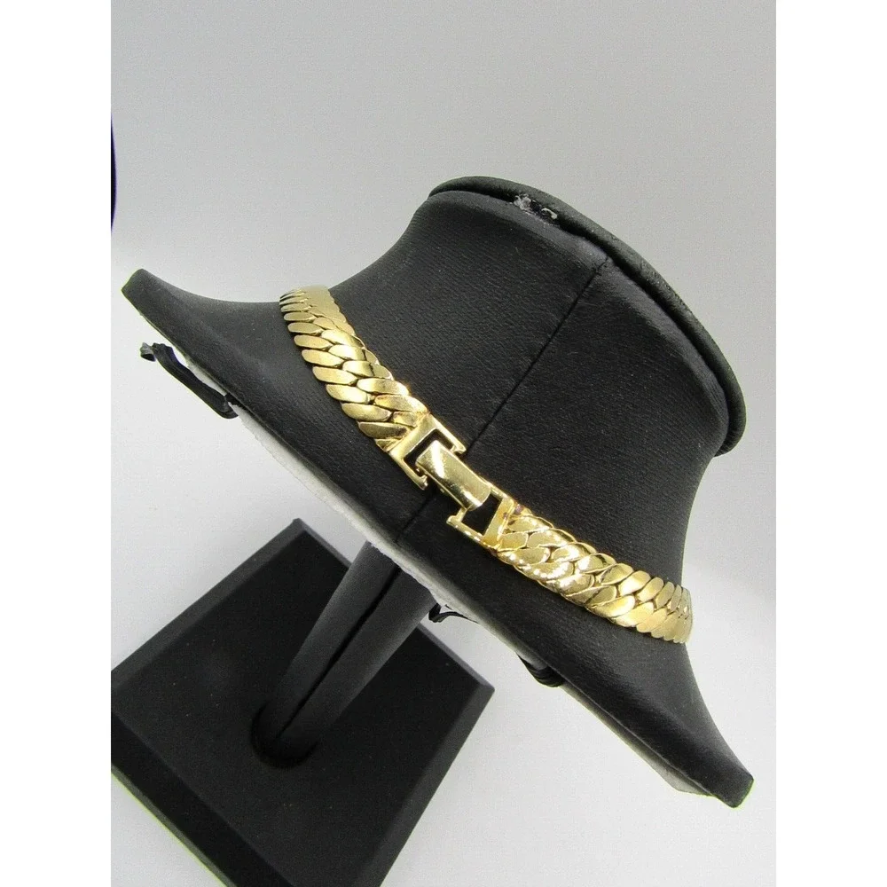 Unsigned Center V Design Flat Herringbone Gold Tone Chain Choker Necklace - Picture 3 of 4